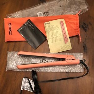 BRAND NEW AMIKA Strand Perfect Ceramic Styler